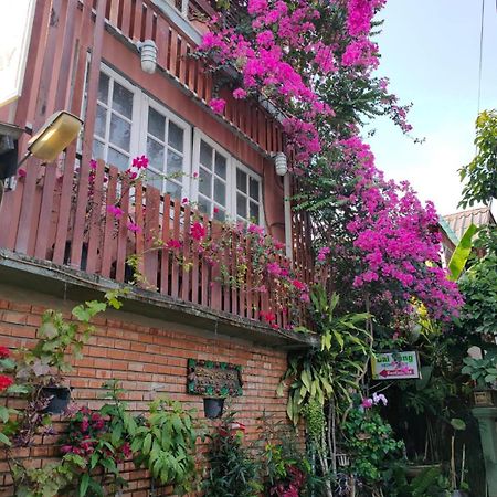 Baitong Homestay Chiang Mai Exteriör bild
