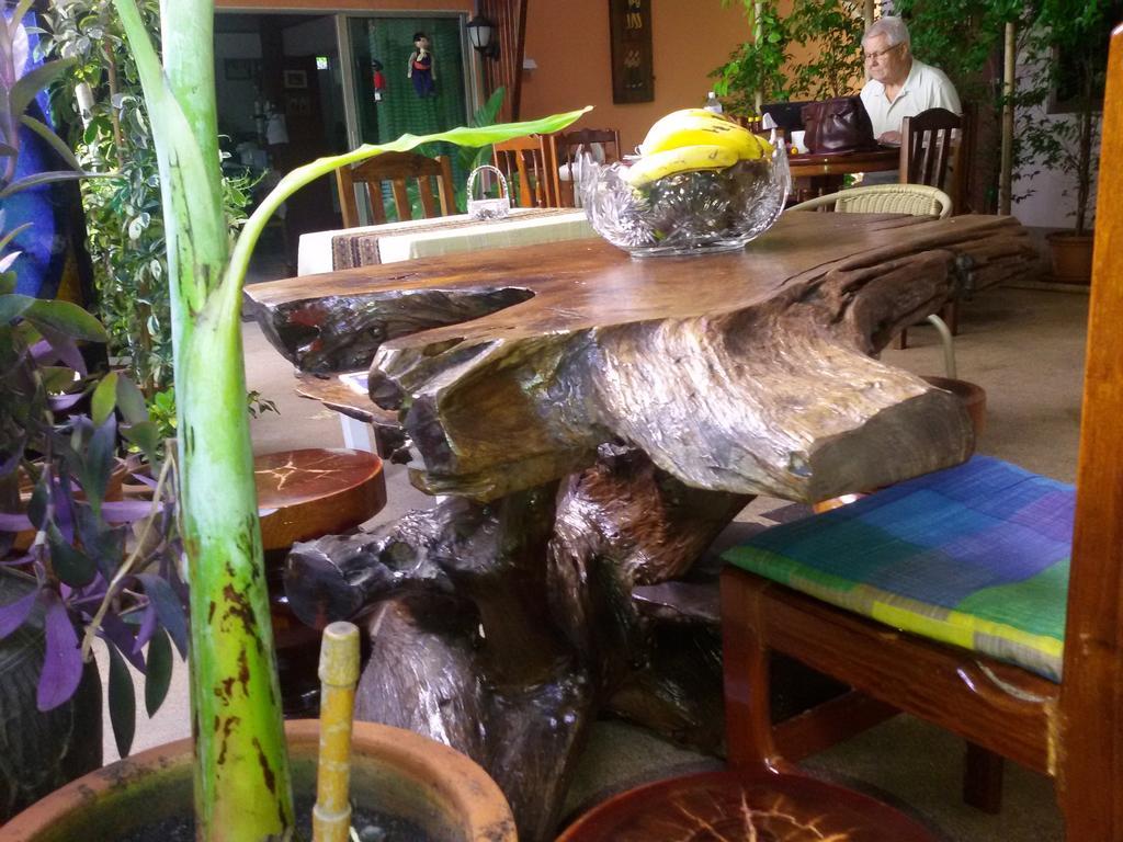 Baitong Homestay Chiang Mai Exteriör bild