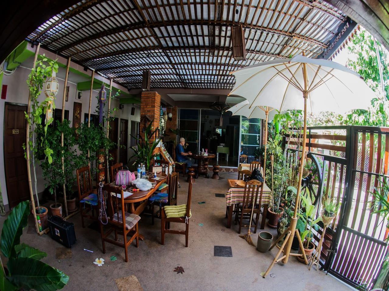 Baitong Homestay Chiang Mai Exteriör bild